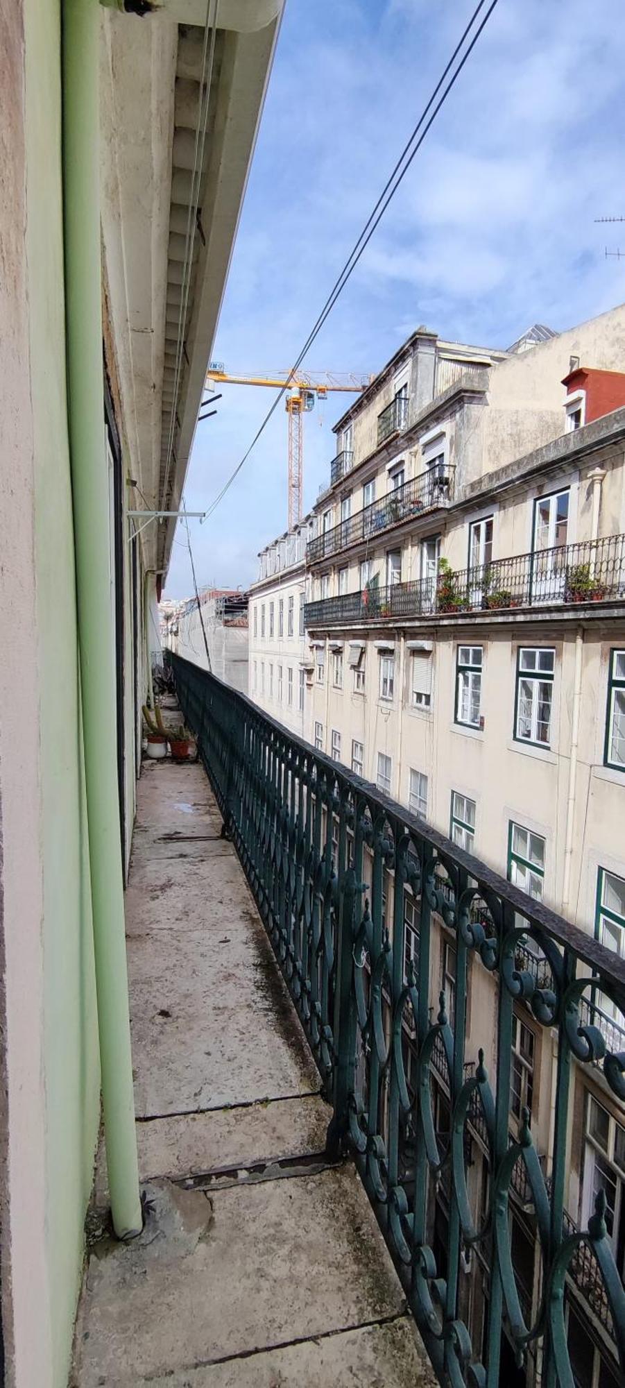 Central Bedroom In Shared House In Chiado - Historic Center Of Лиссабон Экстерьер фото