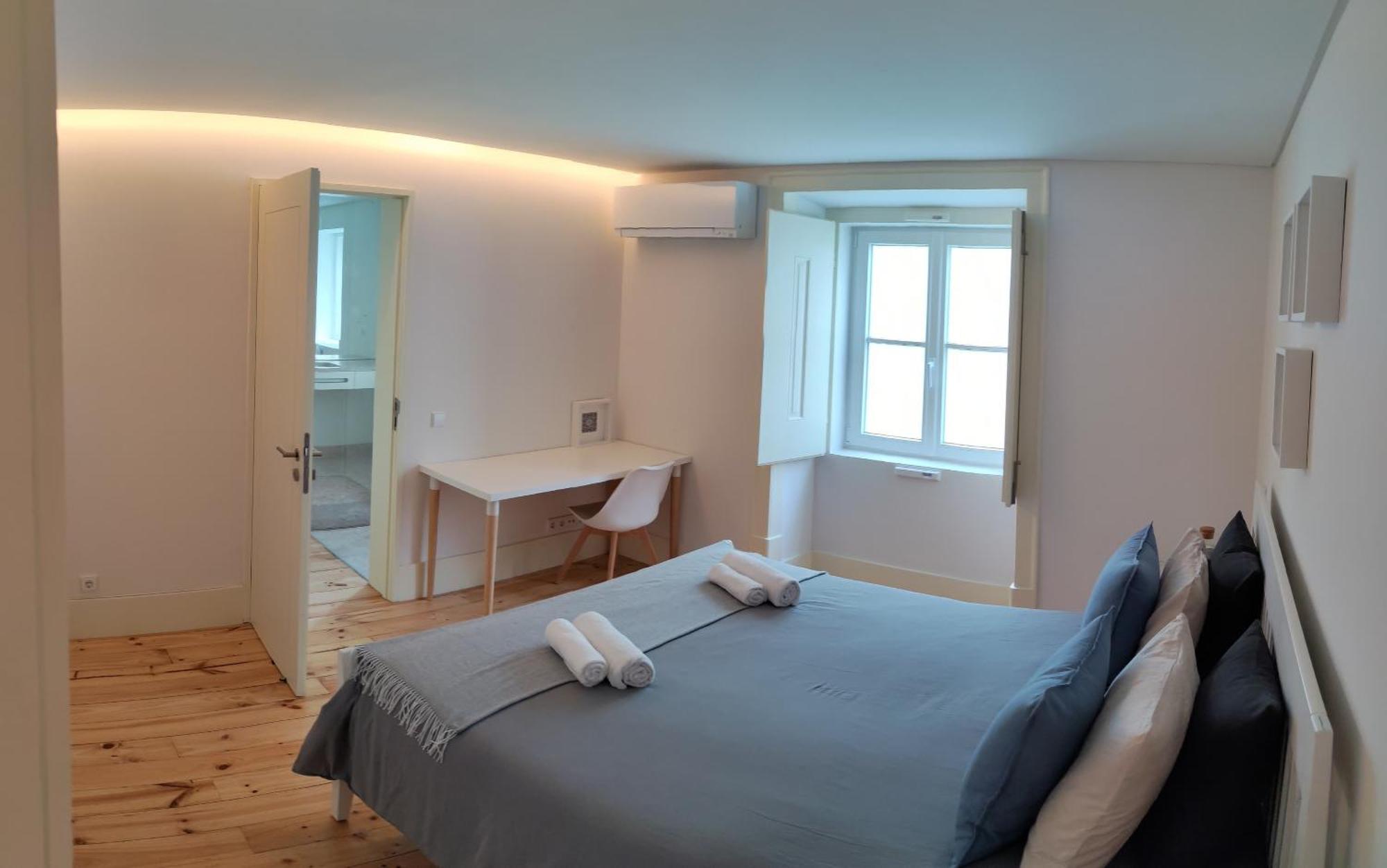 Central Bedroom In Shared House In Chiado - Historic Center Of Лиссабон Экстерьер фото